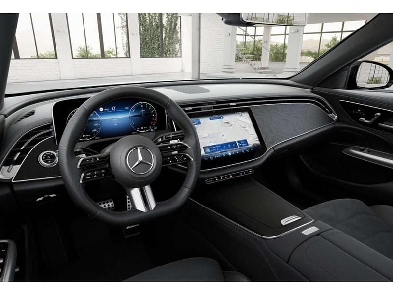 Gebraucht Mercedes E300 AMG 197 PS (144 kW) 2024 Grün / verdesilber (metallic) Kombi