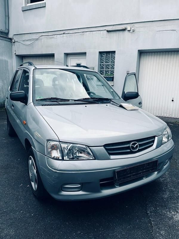 Silber Gebraucht 2001 Mazda Demio Kleinwagen | 1.999 € - Bild 1/4