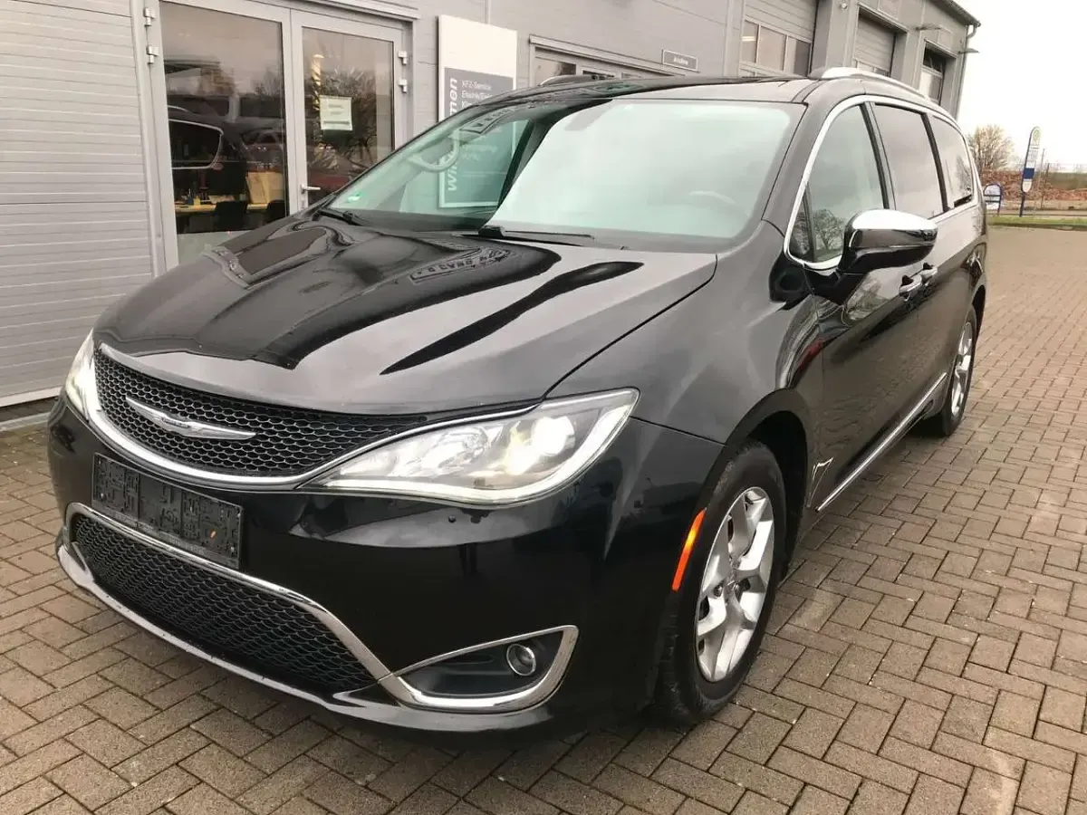 Gebraucht Chrysler Pacifica Limited 291 PS (214 kW) 2017 Schwarz SUV