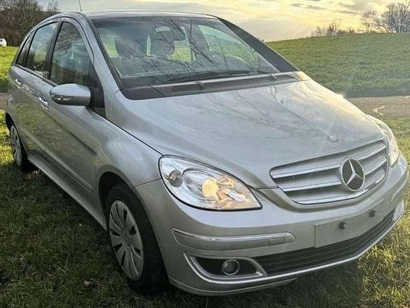 Silber Gebraucht 2006 Mercedes B200 Van / Kleinbus | 5.500 € (Teuer) - Bild 1/4