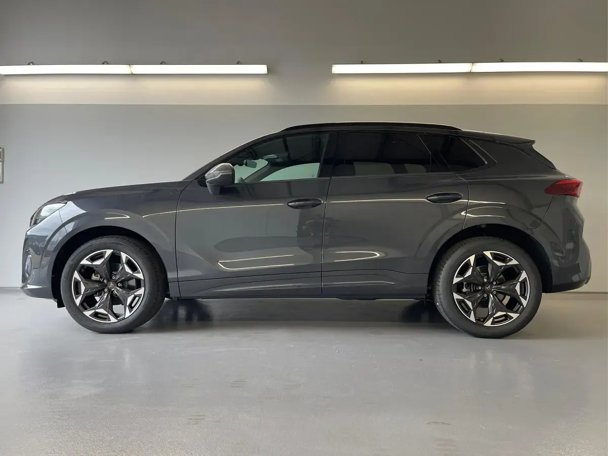 Neu Cupra Terramar 150 PS (110 kW) 2026 [n7n7] tamboragrau metallic SUV