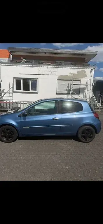 Gebraucht Renault Clio III Dynamique 75 PS (55 kW) 2009 Blau Limousine