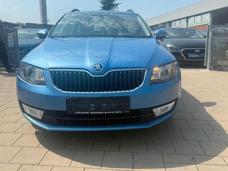 Blau Gebraucht 2016 Skoda Octavia Ambition Kombi | 8.999 € (Fairer Preis) - Bild 1/4