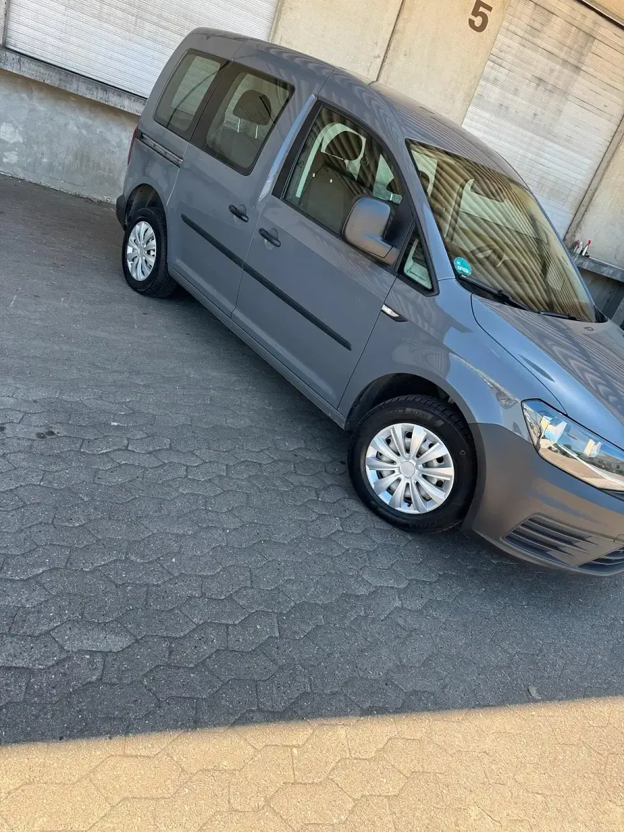 Gebraucht VW Caddy 84 PS (61 kW) 2017 Grau Van / Kleinbus