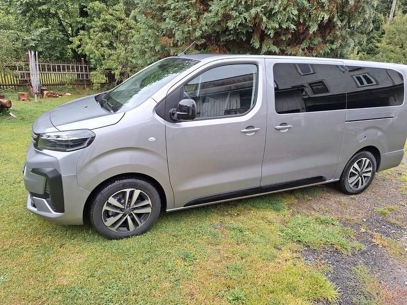 Silber Neu 2025 Peugeot Traveller Active Van / Kleinbus | 34.900 € (Superpreis) - Bild 1/4