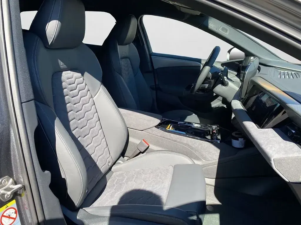 Brugt Audi A6 e-tron Business 269 kW (367 HK) 2026 Grå Stationcar