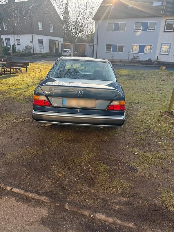 Gebraucht Mercedes E300 1987 Blau Limousine