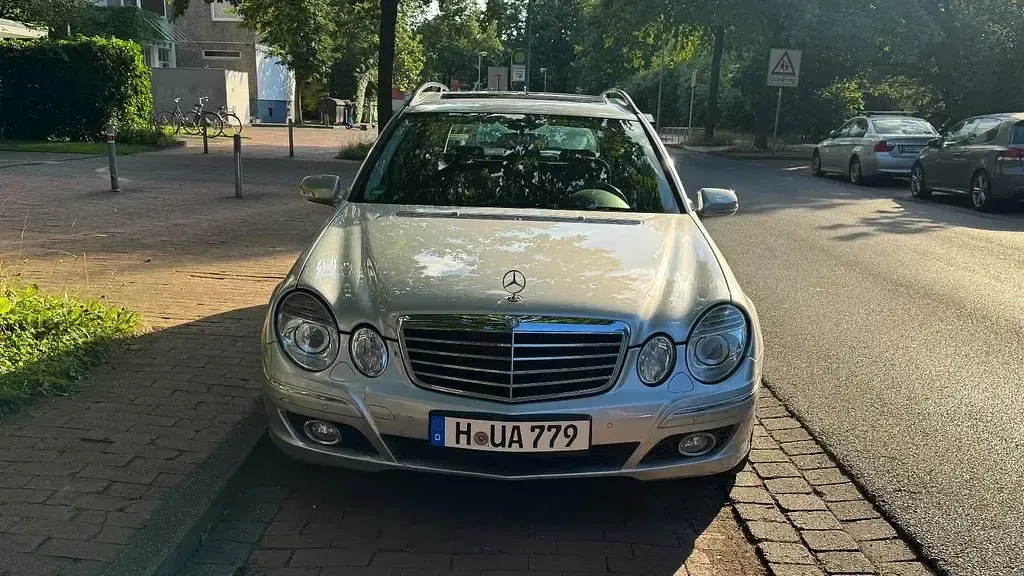 Gebraucht Mercedes E220 Elegance 170 PS (125 kW) 2008 Silber Limousine