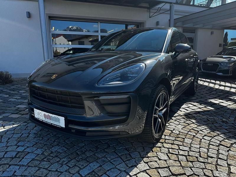 Gebraucht Porsche Macan 265 PS (194 kW) 2023 Vulkangrau SUV