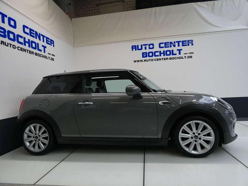 Gebraucht Mini Cooper Pepper 136 PS (100 kW) 2018 Moonwalk grey Kleinwagen