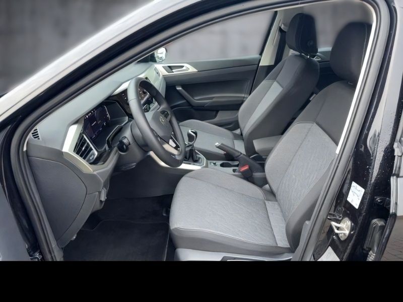 Second-hand VW Polo Pro 95 CP (69 kW) 2024 Negru Berlinǎ