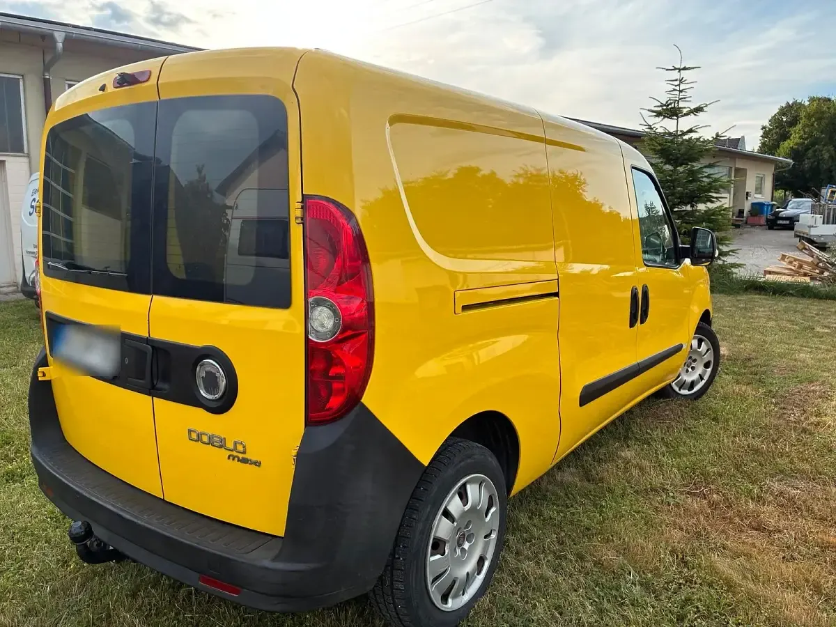Gebraucht Fiat Doblò 90 PS (66 kW) 2011 Gelb Van / Kleinbus