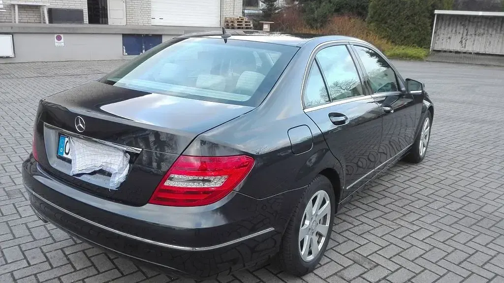 Gebraucht Mercedes C180 Avantgarde 156 PS (114 kW) 2013 Schwarz Limousine
