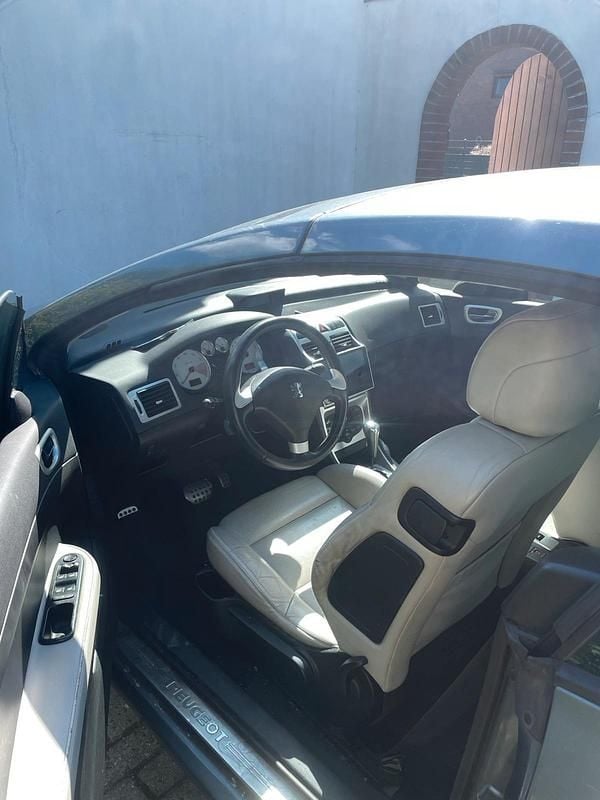Gebraucht Peugeot 307 CC 122 PS (89 kW) 2003 Silber Cabrio