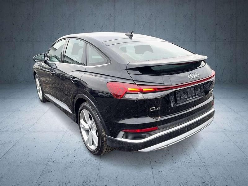 Gebraucht Audi Q4 e-tron S-Line 125 kW (170 PS) 2022 Mythosschwarz metallic SUV