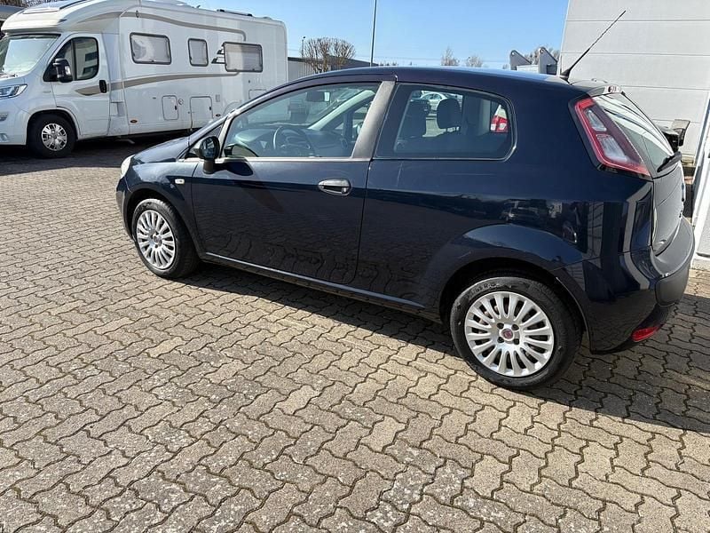 Gebraucht Fiat Punto 65 PS (47 kW) 2011 Blau Kleinwagen