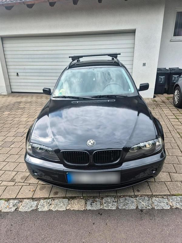 Schwarz Gebraucht 2003 BMW 318 Kombi | 2.400 € - Bild 1/4