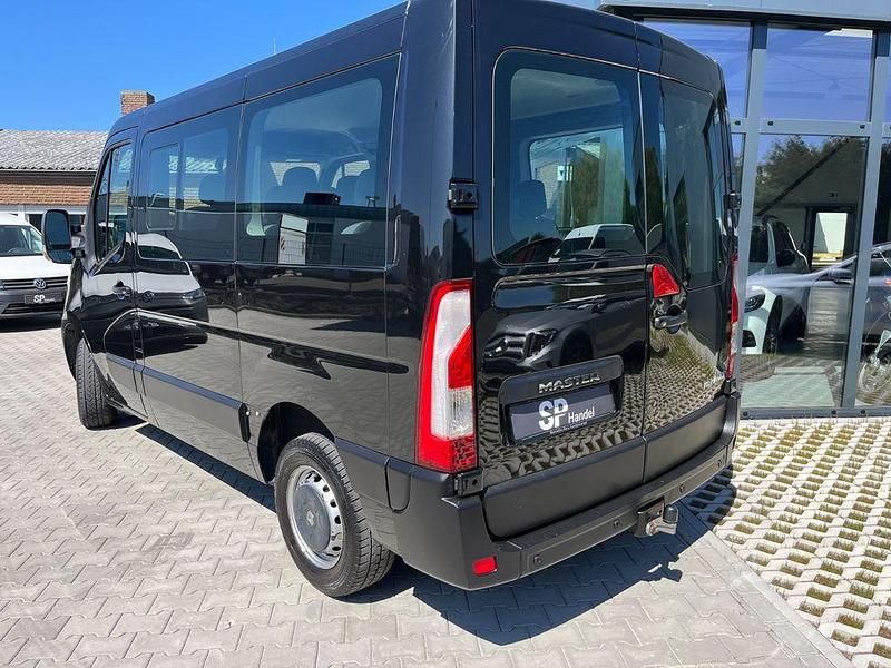 Second-hand Renault Master 145 CP (106 kW) 2018 Negru Van