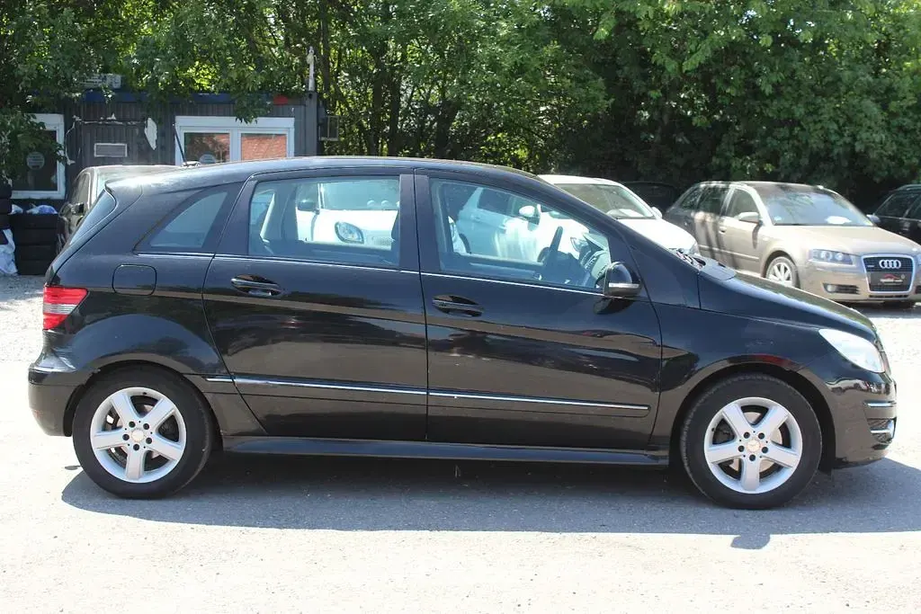 Gebraucht Mercedes B200 136 PS (100 kW) 2008 Schwarz Van / Kleinbus