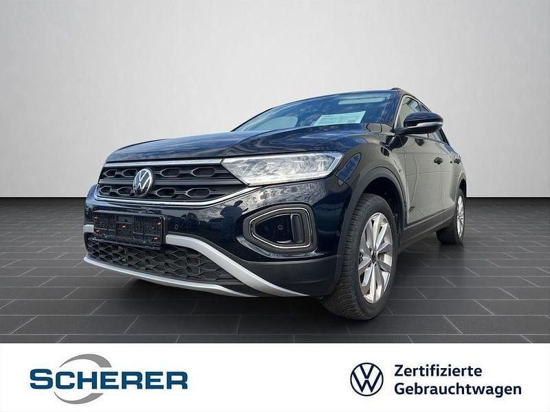 Deep blackperleffekt (metallic) Gebraucht 2025 VW T-Roc Life SUV | 27.580 € (Superpreis) - Bild 1/4