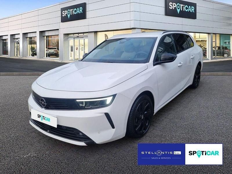 Weiß Gebraucht 2023 Opel Astra Elegance Limousine | 25.390 € (Fairer Preis) - Bild 1/4