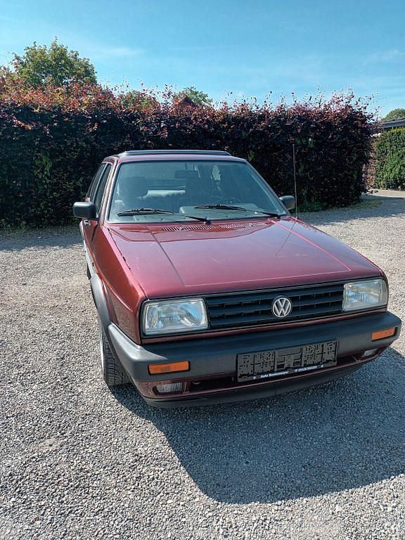 Second-hand VW Jetta 69 CP (50 kW) 1991 Roșu Berlinǎ