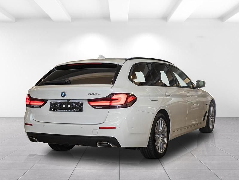 Gebraucht BMW 530 Sport Line 184 PS (135 kW) 2022 Weiß Kombi