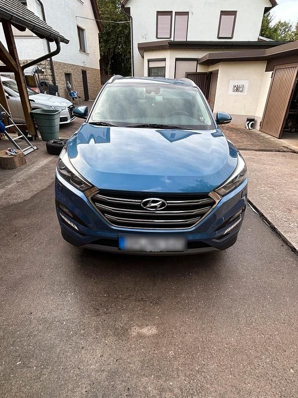 Blau Gebraucht 2016 Hyundai Tucson SUV | 13.200 € (Guter Preis) - Bild 1/4