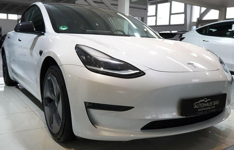 Weiß Gebraucht 2019 Tesla Model 3 Long Range AWD Limousine | 23.550 € (Fairer Preis) - Bild 1/4
