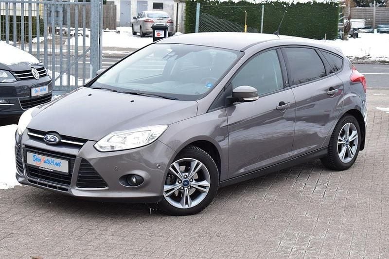 Gebraucht Ford Focus Trend 101 PS (74 kW) 2013 Braun Limousine