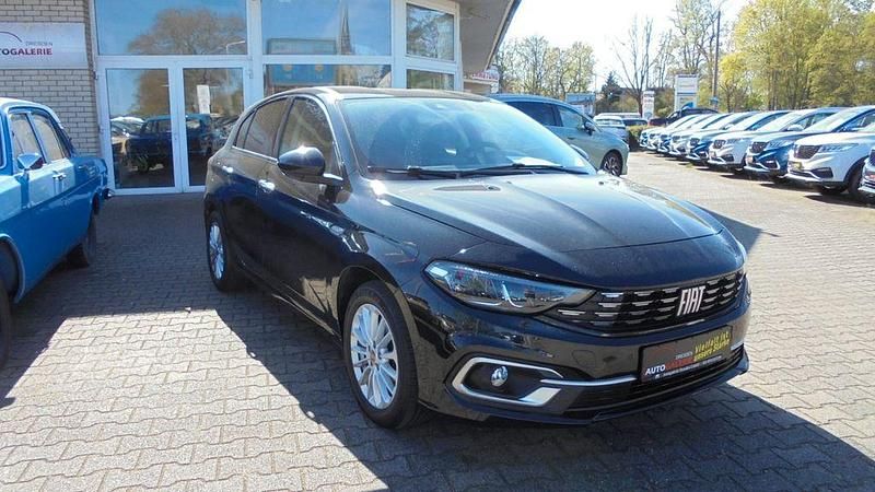 Gebraucht Fiat Tipo Life 101 PS (74 kW) 2021 Schwarz Limousine