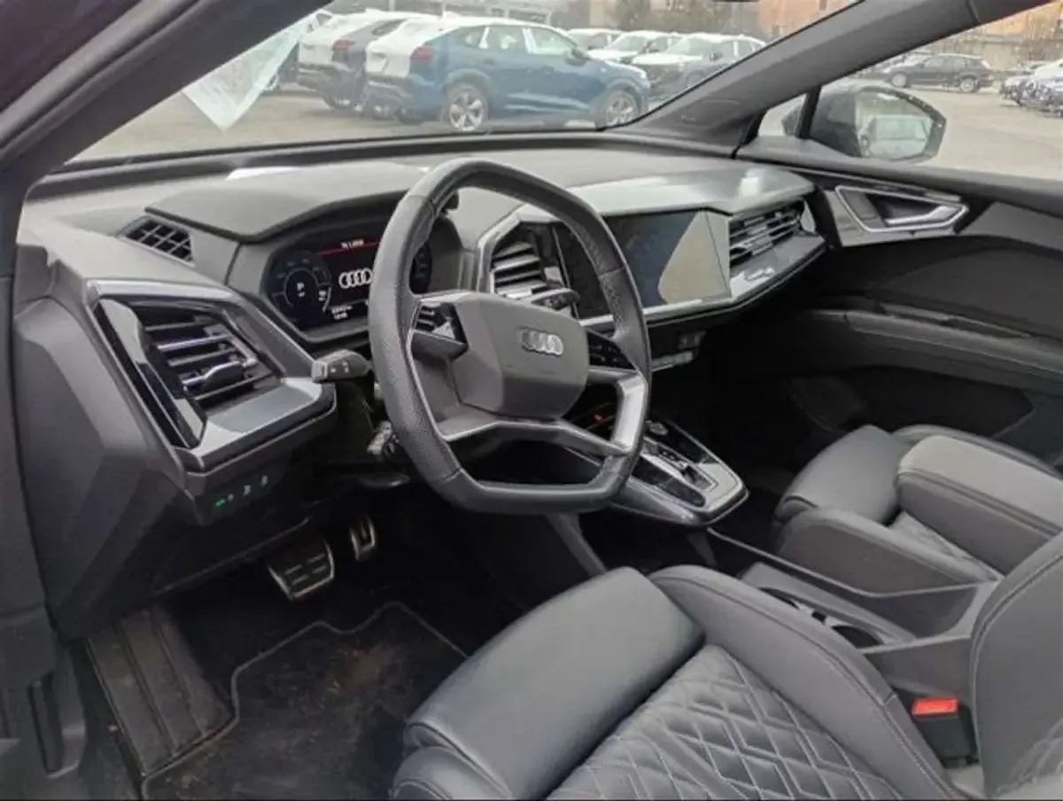Gebraucht Audi Q4 Sportback e-tron S-Line 219 kW (299 PS) 2023 Auroraviolett metallic SUV