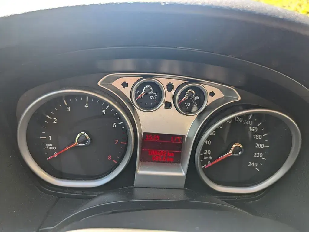 Gebraucht Ford Focus 101 PS (74 kW) 2009 Silber Limousine