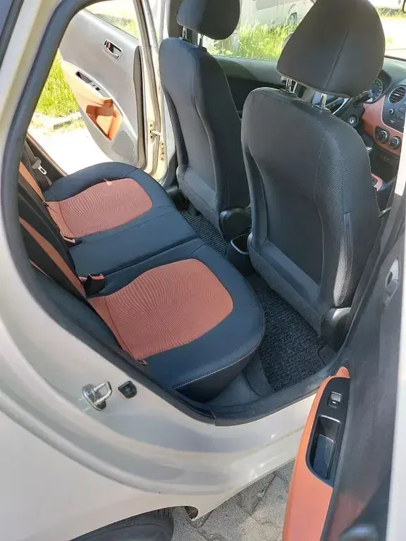 Gebraucht Hyundai i10 Edition 67 PS (49 kW) 2014 Beige Kleinwagen