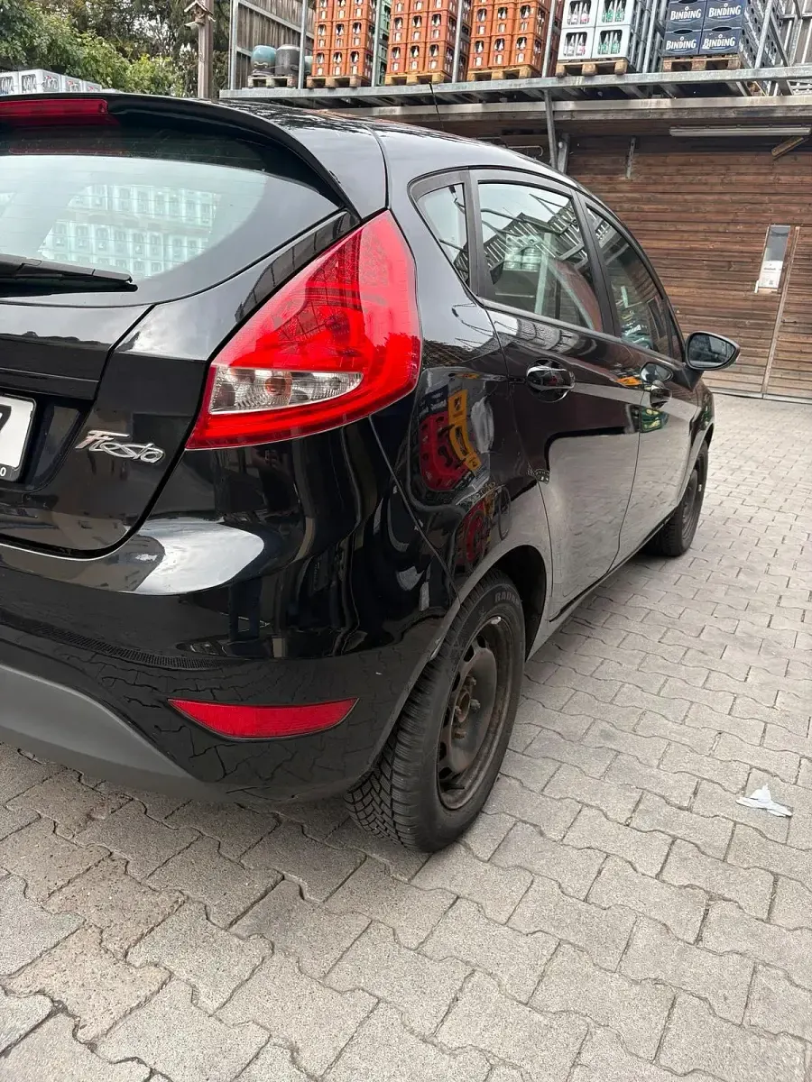 Gebraucht Ford Fiesta 82 PS (60 kW) 2011 Schwarz Kleinwagen
