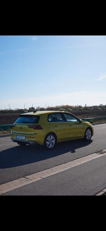 Gebraucht VW Golf VIII Edition 150 PS (110 kW) 2020 Gelb Limousine