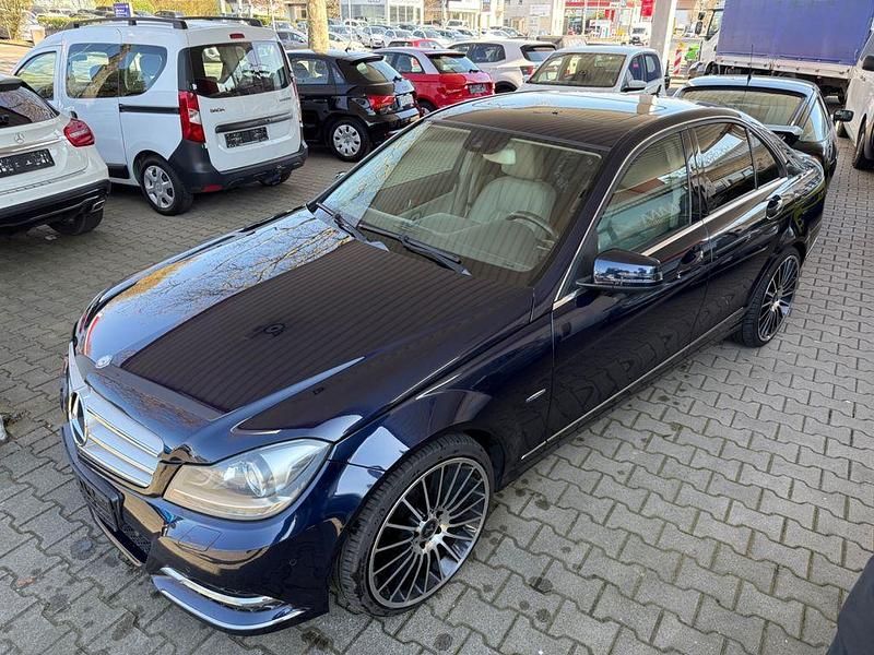 Gebraucht Mercedes C220 170 PS (125 kW) 2012 Blau Limousine