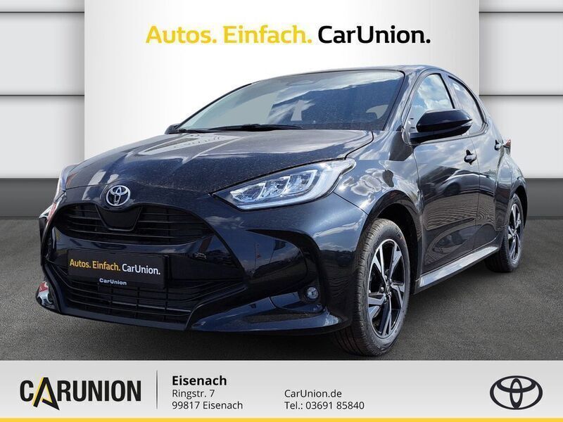 Schwarz Neu 2025 Toyota Yaris Hybrid Limousine | 26.990 € (Guter Preis) - Bild 1/4