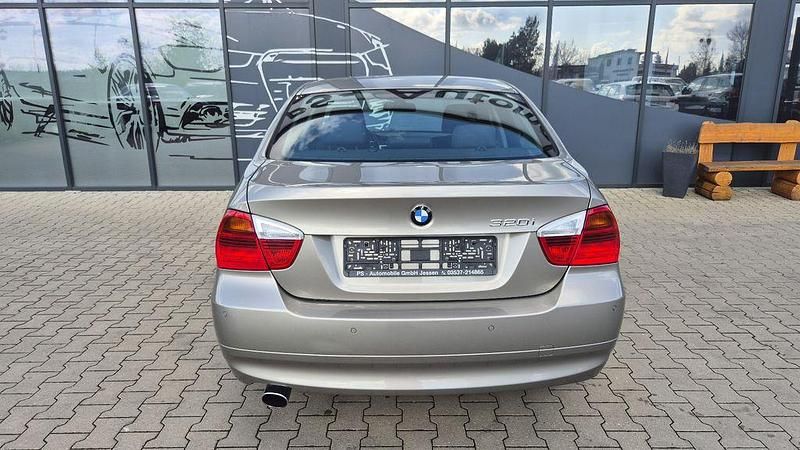 Gebraucht BMW 320 Advantage 150 PS (110 kW) 2007 Andere Limousine