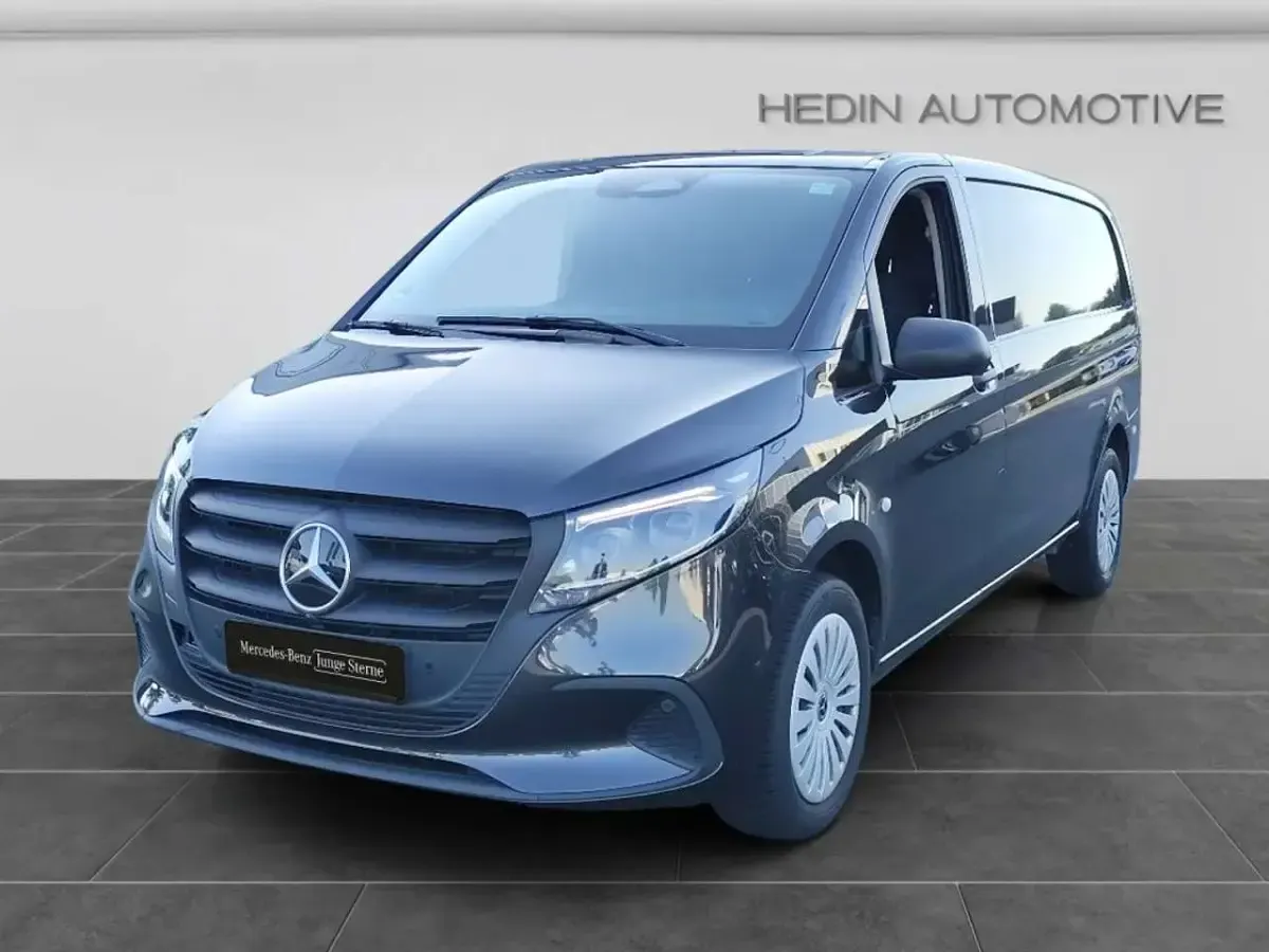 Gebraucht Mercedes Vito 163 PS (119 kW) 2025 Grau Van