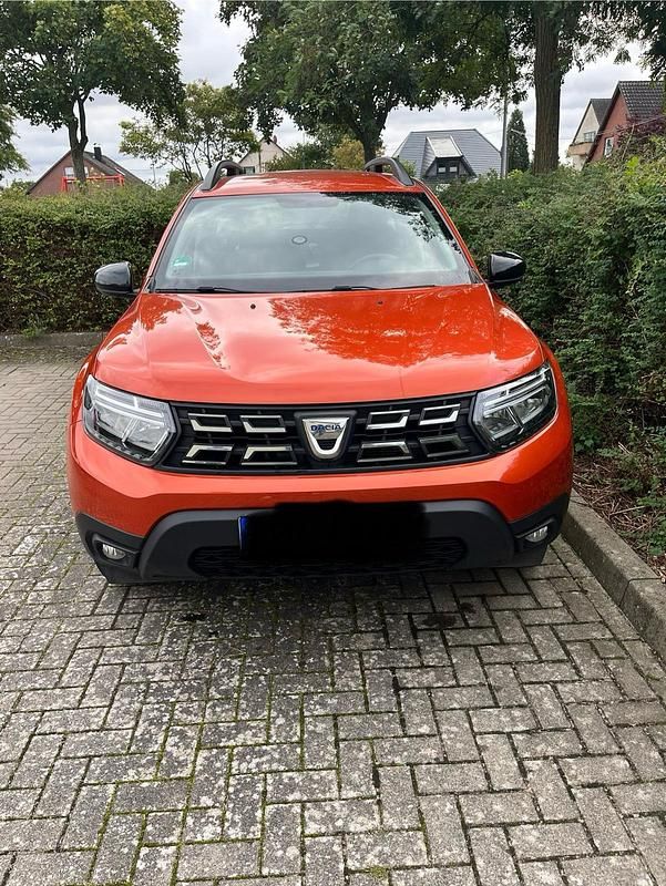 Orange Gebraucht 2022 Dacia Duster SUV | 14.000 € (Guter Preis) - Bild 1/4
