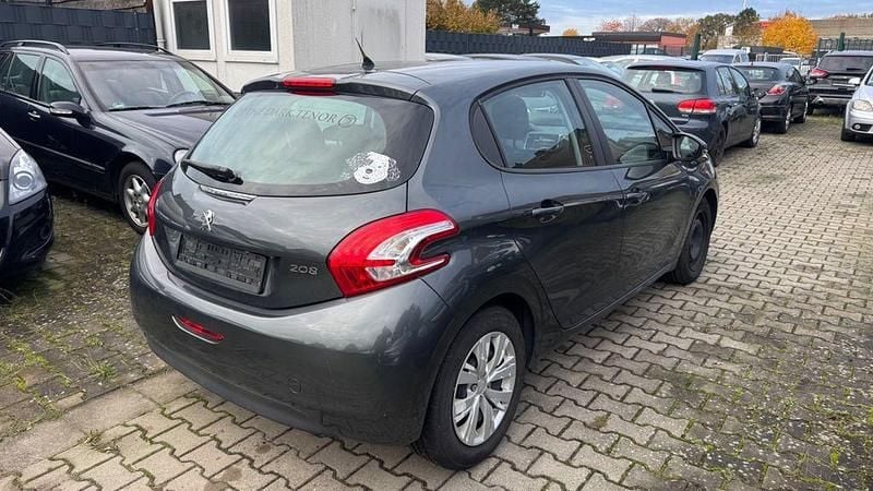 Second-hand Peugeot 208 Active 68 CP (50 kW) 2012 Verde Hatchback