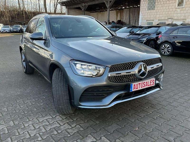 Gebraucht Mercedes GLC300e AMG 320 PS (235 kW) 2021 Grau SUV