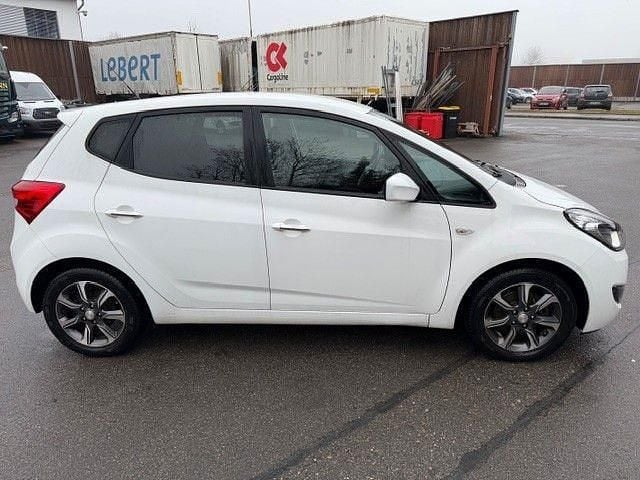 Gebraucht Hyundai i20 Space 90 PS (66 kW) 2018 Weiß Limousine