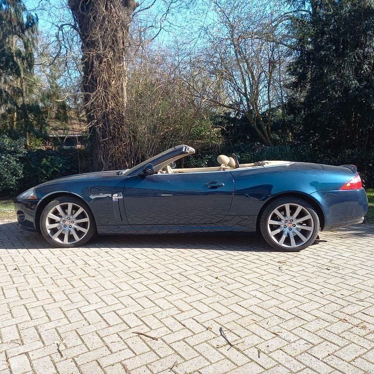 Gebraucht Jaguar XK 258 PS (189 kW) 2008 Blau Cabrio