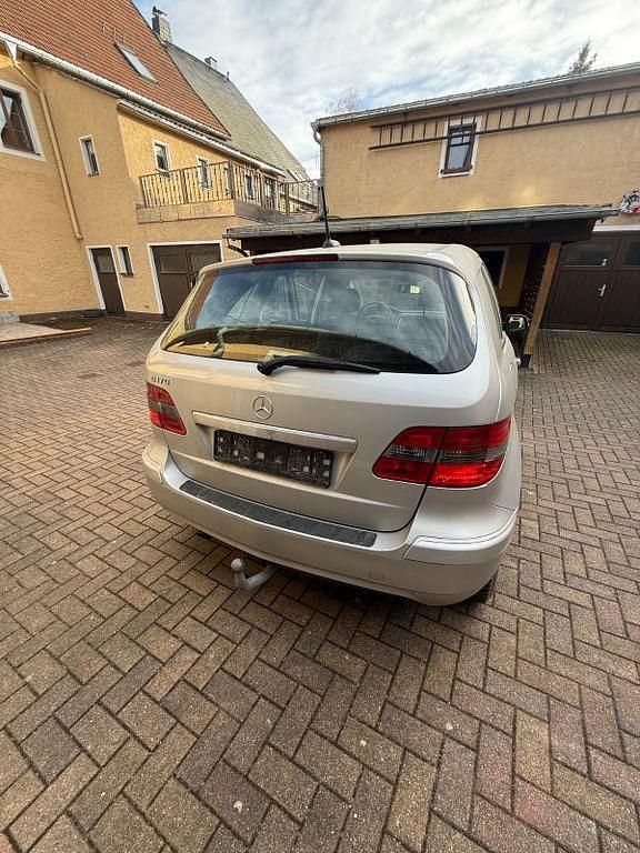 Gebraucht Mercedes B170 116 PS (85 kW) 2008 Silber Van / Kleinbus