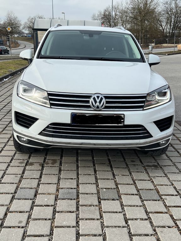 Weiß Gebraucht 2017 VW Touareg Exclusive SUV | 18.600 € (Etwas zu teuer) - Bild 1/4