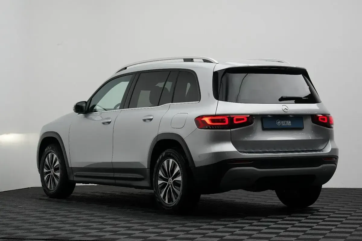 Gebraucht Mercedes GLB200 150 PS (110 kW) 2023 Silber SUV