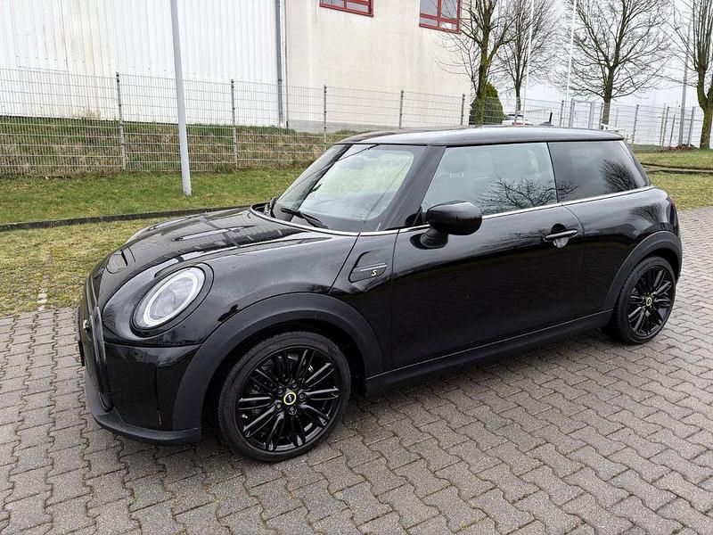 Gebraucht Mini Cooper SE Classic 135 kW (184 PS) 2022 Schwarz Kleinwagen