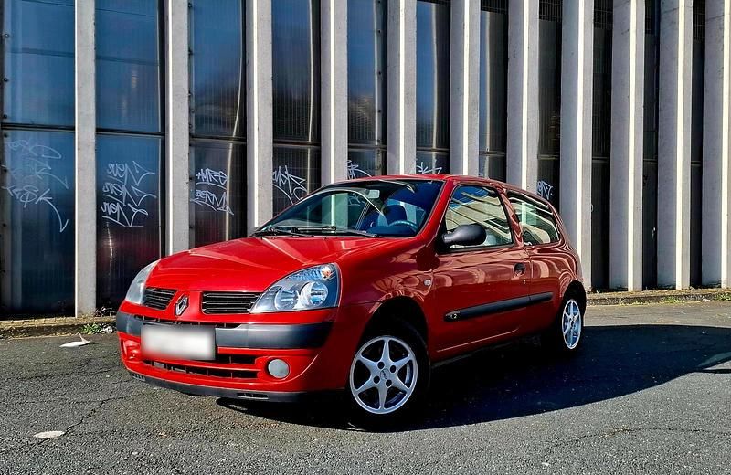 Gebraucht Renault Clio II 58 PS (42 kW) 2004 Rot Kleinwagen